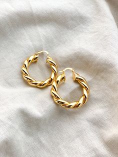 gold earrings pair